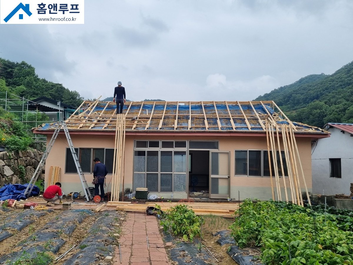 홈앤루프_칼라강판지붕_1_3.jpg
