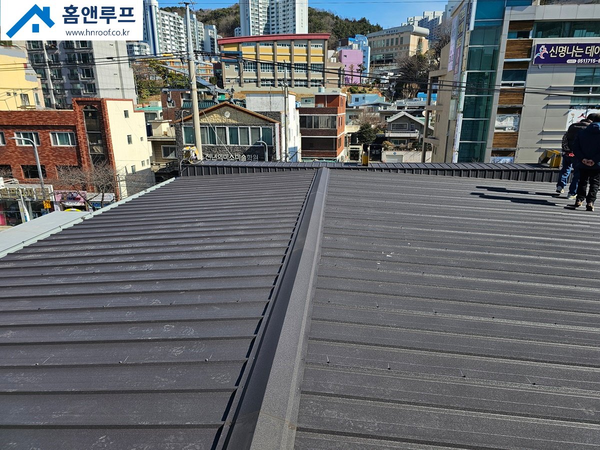 홈앤루프_칼라강판지붕_2_5.jpg